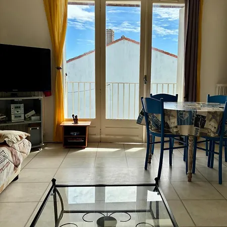 Avec Balcon - Plages A Pied - Parking Апартаменты *